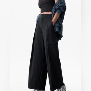 NEW $149 Athleta Pinnacle High Rise Cargo Trouser Pant Size 8 Black
